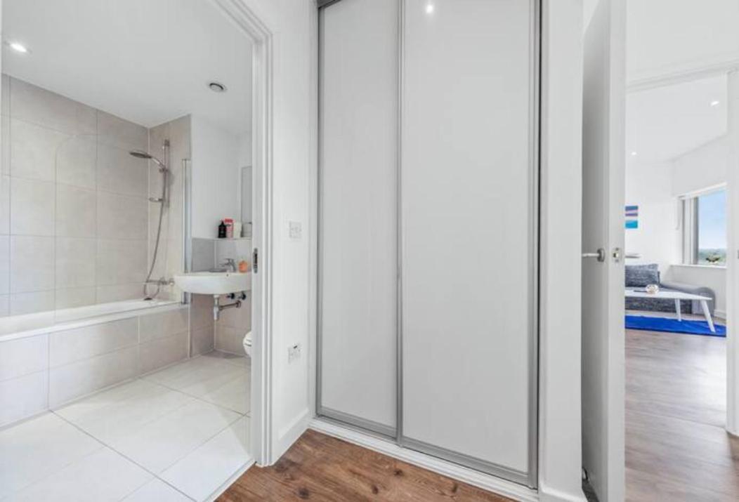 Airy 2Br Flat Delta London Dp332 Appartement Croydon Buitenkant foto