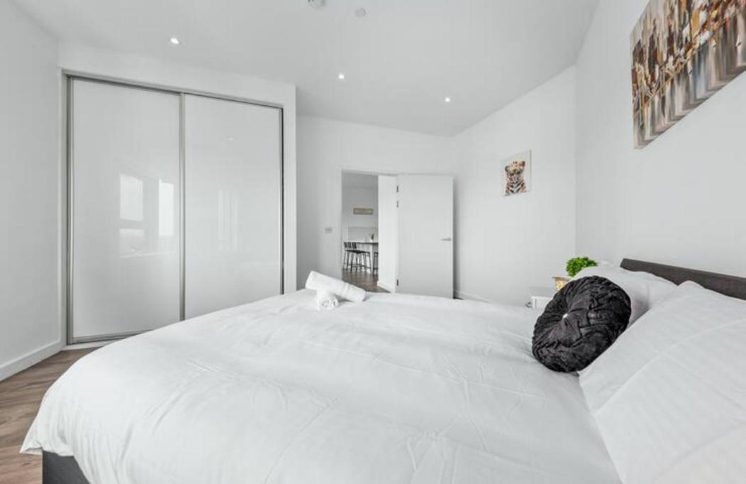 Airy 2Br Flat Delta London Dp332 Appartement Croydon Buitenkant foto